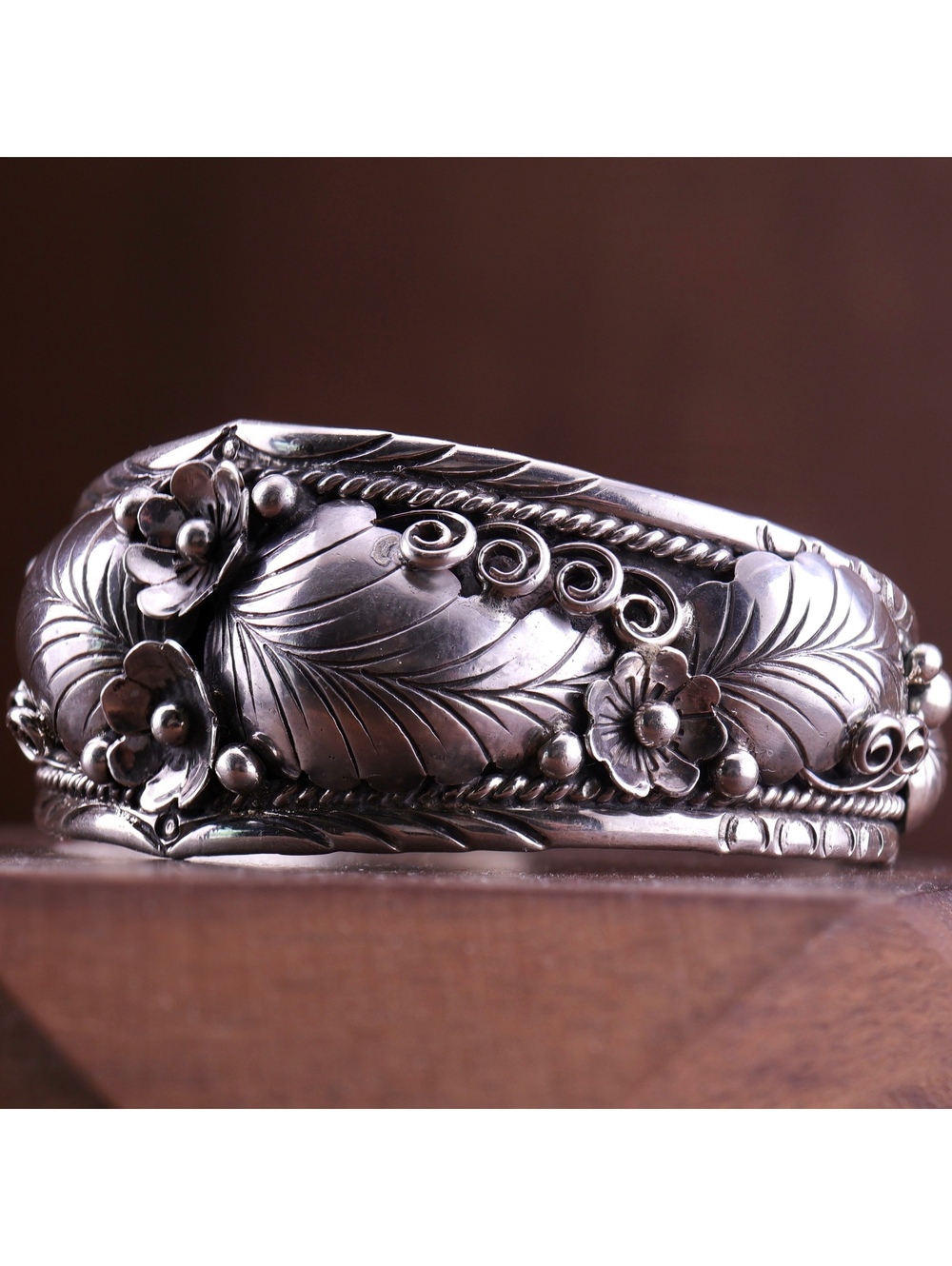 Vintage Navajo Angela Lee Sterling Silver Foliate Floral Cuff Bracelet